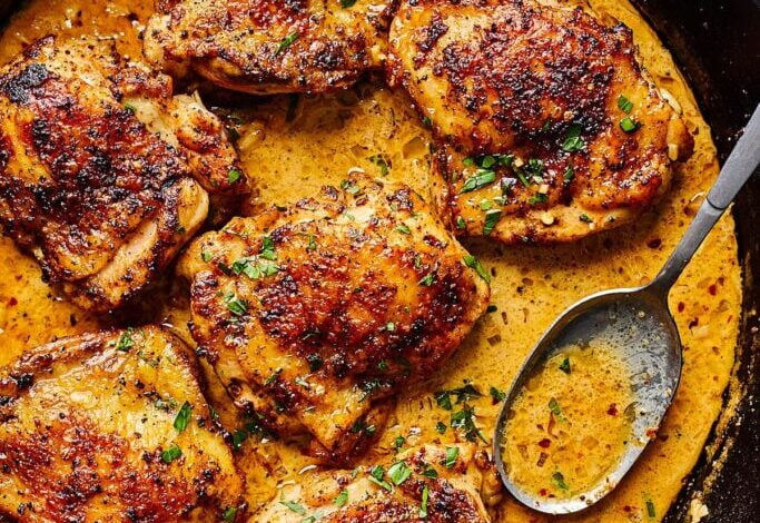 Skillet Hen Thighs Recipe: Simple & Scrumptious Meals