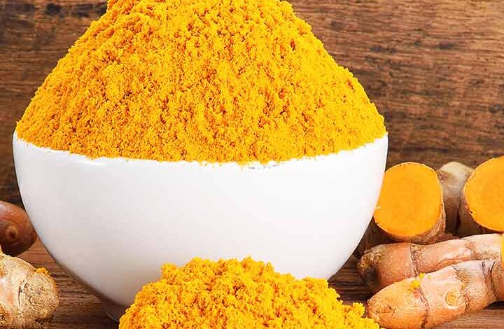 14 Efficient Methods To Use Turmeric For Pimples