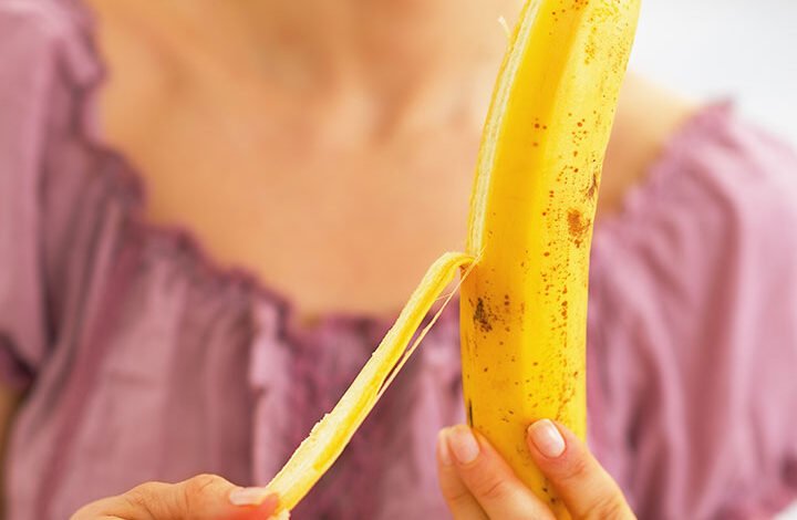 7 Straightforward Strategies To Use Banana Peel To Take care of Pimples