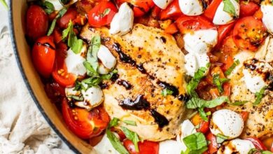 Caprese Hen Skillet: A Fast and Scrumptious One-Pan Meal