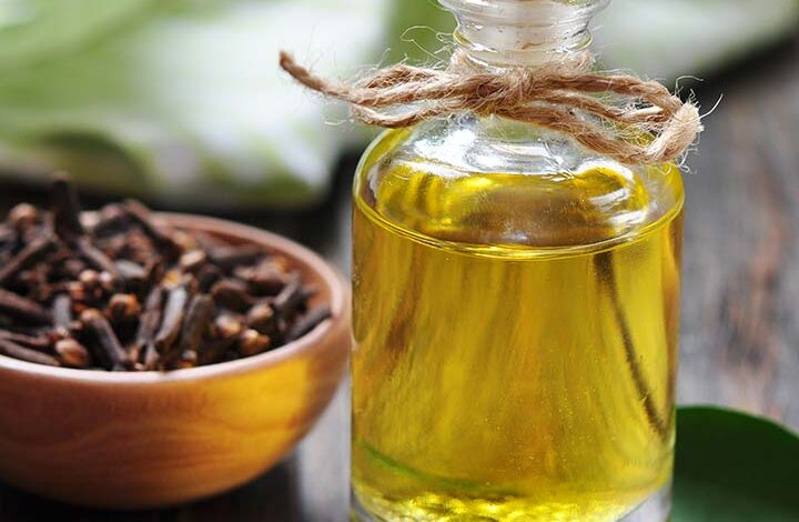 How to use clove oil to treat pimples?