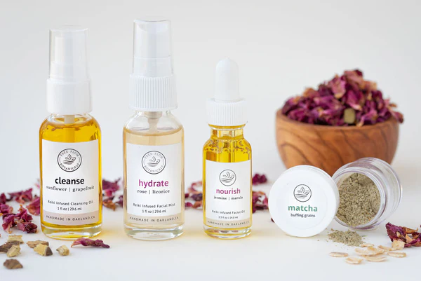 3 Natural Oils for Mature Skin